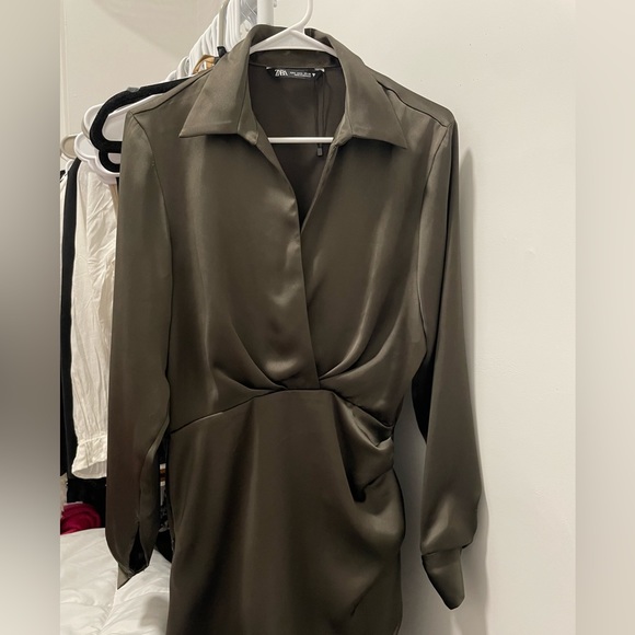 Khaki dress satin effect - Picture 3 of 3